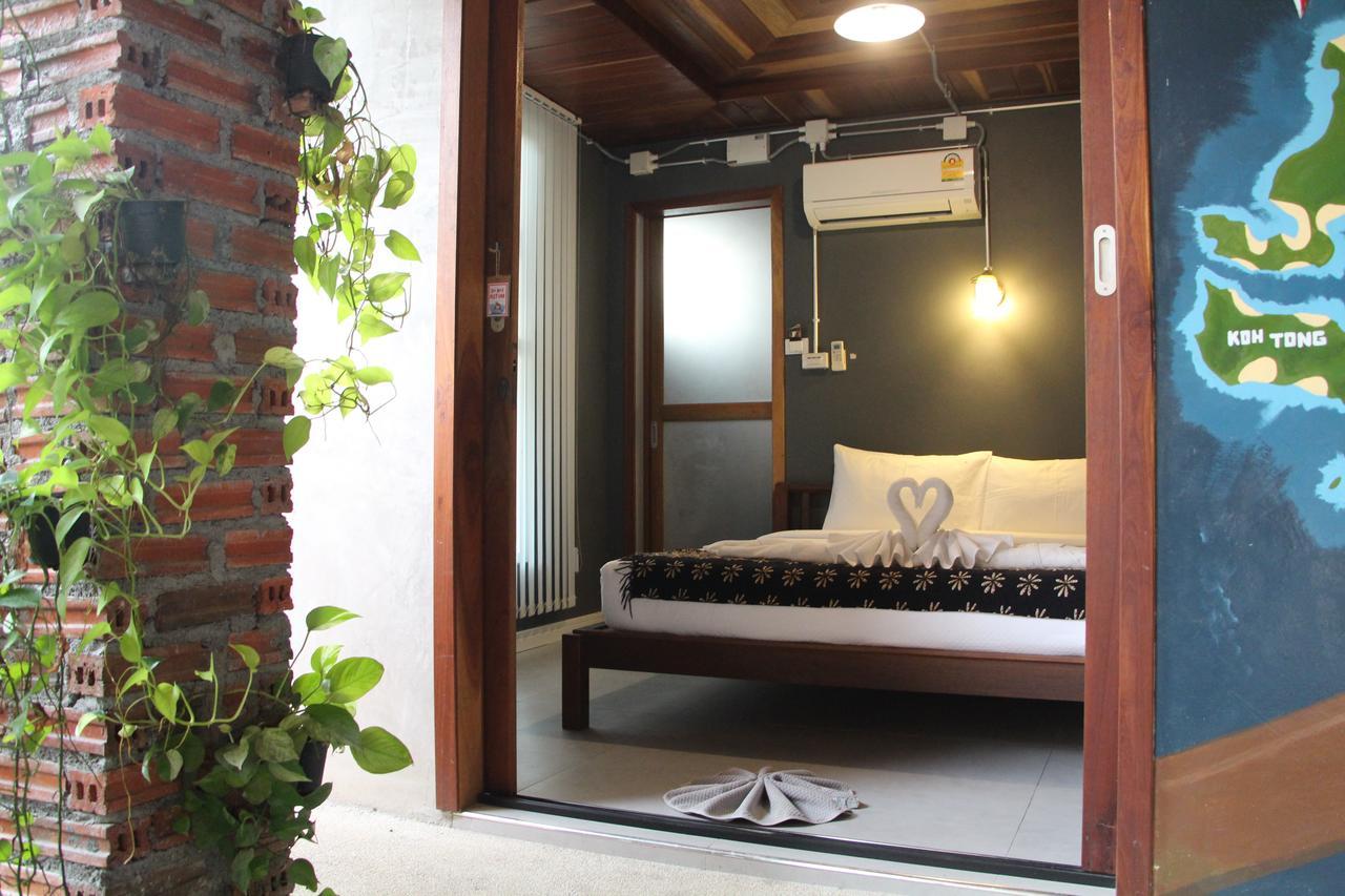 The Noi Guest House & Restaurant Koh Lipe Exterior photo